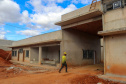 A construção da Cadeia Pública de Ponta Grossa, nos Campos Gerais, segue em andamento e já tem 60% das obras executadas. A previsão é que a entrega seja feita ao Departamento Penitenciário do Paraná (Depen-PR) ainda neste ano. O secretário da Segurança Pública, Romulo Marinho Soares, visitou as obras e destacou que a unidade faz parte de um projeto do Governo do Estado de ampliação do sistema prisional do Paraná.  -  Ponta Grossa, 03/05/2021  -  Foto: SESP/PR