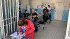 O Paraná aplicou 50.172 doses de vacina contra a Covid-19 neste fim de semana (01 e 02). Pelo menos 92 municípios da abrangência de 20 Regionais de Saúde realizaram ações que fazem parte da campanha do Governo do Estado “De Domingo a Domingo”. -  Curitiba, 03/05/2021  -  Foto: SESA