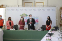 A primeira-dama do Paraná, Luciana Saito Massa, presidiu nesta terça-feira (4), em Curitiba, o primeiro Encontro de Primeiras-Damas do Paraná. A iniciativa tem como objetivo promover um debate entre as primeiras-damas de todos os municípios paranaenses sobre políticas públicas direcionadas à área social e à mulher.