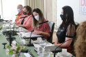 A primeira-dama do Paraná, Luciana Saito Massa, presidiu nesta terça-feira (4), em Curitiba, o primeiro Encontro de Primeiras-Damas do Paraná. A iniciativa tem como objetivo promover um debate entre as primeiras-damas de todos os municípios paranaenses sobre políticas públicas direcionadas à área social e à mulher.
