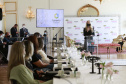 A primeira-dama do Paraná, Luciana Saito Massa, presidiu nesta terça-feira (4), em Curitiba, o primeiro Encontro de Primeiras-Damas do Paraná. A iniciativa tem como objetivo promover um debate entre as primeiras-damas de todos os municípios paranaenses sobre políticas públicas direcionadas à área social e à mulher.
