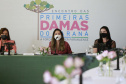 A primeira-dama do Paraná, Luciana Saito Massa, presidiu nesta terça-feira (4), em Curitiba, o primeiro Encontro de Primeiras-Damas do Paraná. A iniciativa tem como objetivo promover um debate entre as primeiras-damas de todos os municípios paranaenses sobre políticas públicas direcionadas à área social e à mulher.