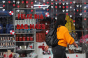 Menor Preço: aplicativo ajuda a economizar nas compras deste Dia das Mães. Foto: Geraldo Bubniak/AEN