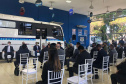 A Secretaria da Segurança Pública do Paraná recebeu nesta terça-feira (4) dois ônibus adaptados para escolta de presos oriundos do Ministério da Justiça e Segurança Pública (MJSP). Eles serão destinados ao Departamento Penitenciário do Paraná (Depen). O secretário Romulo Marinho Soares esteve em São Paulo para receber os veículos.   - Curitiba, 05/05/2021 - Foto: SESP/PR