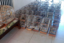 Policiais militares da 5ª Companhia do Batalhão de Polícia Ambiental Força Verde (BPAmb-Fv) resgataram 116 pássaros silvestres, de diversas raças, visto que seu proprietário não possuía documentação legal para criá-los. A ação foi conduzida no município de Pato Branco, no Sudoeste do Paraná, nesta terça-feira (04/05).  -  Foto: SESP/PR