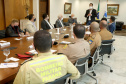 O governador Carlos Massa Ratinho Junior assinou nesta quinta-feira (6), em um ato no Palácio Iguaçu, os decretos que autorizam a promoção de praças da Polícia Militar do Paraná (policiais e bombeiros militares) e a regulamentação da diária extrajornada para policiais militares. Foto:Ari Dias/AEN