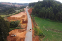 O governador Carlos Massa Ratinho Junior visita nesta quinta-feira (6) as obras da PRC-239, entre Pitanga e Mato Rico, no Centro do Estado. O Governo do Paraná está investindo quase R$ 90 milhões na implantação de 43 quilômetros de asfalto. 06/05/2021 - Foto: Geraldo Bubniak/AEN