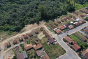 Representantes da Cohapar e da Prefeitura de Rio Azul vistoriaram nesta quinta-feira (6) a obra de construção de 34 casas populares na cidade, na região Centro-Sul do Estado. O projeto, orçado em R$ 2,5 milhões, faz parte do programa Casa Fácil Paraná, do Governo do Estado, na modalidade Vida Nova, voltada pessoas em vulnerabilidade social com renda familiar de até três salários mínimos.  -  Foto: Alessandro Vieira/AEN