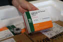 O Paraná recebeu neste sábado (08) mais 57.800 doses da vacina contra a Covid-19. O imunizante é o CoronaVac, produzido em parceria pela farmacêutica chinesa Sinovac e o Instituto Butantan, de São Paulo.  Foto:Ari Dias/AEN