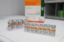 O Paraná recebeu neste sábado (08) mais 57.800 doses da vacina contra a Covid-19. O imunizante é o CoronaVac, produzido em parceria pela farmacêutica chinesa Sinovac e o Instituto Butantan, de São Paulo.  Foto:Ari Dias/AEN