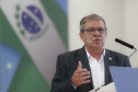 O Governo do Estado vai investir R$ 450 milhões extras em habitação nos próximos dois anos para viabilizar a aquisição da casa própria a cerca de 30 mil famílias paranaenses. A iniciativa faz parte da nova modalidade do programa Casa Fácil Paraná e foi apresentada pelo governador Carlos Massa Ratinho Junior nesta quarta-feira (12) a prefeitos, deputados, empresários do ramo da construção civil e especialistas. Foto: Jonathan Campos/AEN