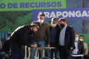 O governador Carlos Massa Ratinho Junior anuncia nesta quinta-feira (13) novos recursos para Arapongas, no Norte do Paraná. São investimentos para a Santa Casa, estradas rurais, pavimentação de ruas e avenidas, um parque urbano e moradias populares. 13/05/2021 - Foto: Geraldo Bubniak/AEN