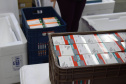 O Paraná recebeu nesta quinta-feira (13) mais 244,8 mil vacinas contra a Covid-19, sendo 118 mil doses da Covishield, produzida pela AstraZeneca e Fiocruz, além de 126.800 doses da CoronaVac, da parceria entre a Sinovac e o Instituto Butantan. Os imunizantes fazem parte da 19ª remessa de distribuição do Ministério da Saúde. - Curitiba, 13/05/2021 - Foto: Américo Antonio/SESA