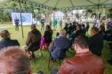 Uma cerimônia no jardim do Palácio Iguaçu, em Curitiba, realizada na manhã deste sábado (15), marcou a abertura oficial da 26ª edição da Marcha para Jesus. Ao lado de pastores de diferentes denominações religiosas da capital, o governador Carlos Massa Ratinho Junior e a primeira-dama Luciana Saito Massa acompanharam a solenidade, além de outras autoridades. O evento faz parte do Calendário Oficial do Estado. - Curitiba, 15/05/2021 - Foto: Valdelino Pontes