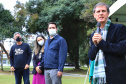 Uma cerimônia no jardim do Palácio Iguaçu, em Curitiba, realizada na manhã deste sábado (15), marcou a abertura oficial da 26ª edição da Marcha para Jesus. Ao lado de pastores de diferentes denominações religiosas da capital, o governador Carlos Massa Ratinho Junior e a primeira-dama Luciana Saito Massa acompanharam a solenidade, além de outras autoridades. O evento faz parte do Calendário Oficial do Estado. - Curitiba, 15/05/2021 - Foto: José Fernando Ogura/AEN
