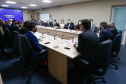 O governador Carlos Massa Ratinho Junior assinou nesta terça-feira (18), em Brasília (DF), ao lado do ministro da Infraestrutura, Tarcísio Gomes de Freitas, o contrato de concessão da área destinada à movimentação de veículos no Porto de Paranaguá.  Foto: Jonathan Campos/AEN
