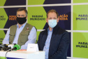 O secretário de Estado da Saúde, Beto Preto, atende a imprensa nesta terça-feira (18) no Centro de Medicamentos do Paraná (Cemepar) para falar sobre a vacinação contra a Covid-19.  Na foto o diretor geral, Nestor Werner.Foto: Geraldo Bubniak/AEN