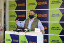 O secretário de Estado da Saúde, Beto Preto, atende a imprensa nesta terça-feira (18) no Centro de Medicamentos do Paraná (Cemepar) para falar sobre a vacinação contra a Covid-19.  Foto: Geraldo Bubniak/AEN