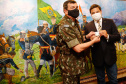 O governador Carlos Massa Ratinho Junior apresentou nesta quinta-feira (19) ao comandante-geral do Exército Brasileiro, general Paulo Sérgio Nogueira de Oliveira, o projeto de Ponta Grossa para sediar a Escola de Sargentos das Armas (ESA) da instituição. Foto: Jonathan Campos/AEN