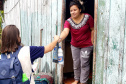 Ações de combate ao mosquito Aedes Aegypti aconteceram em comunidades isoladas do Litoral paranaense, nessa semana. O Mutirão Contra a Dengue, realizado em parceria pela Portos do Paraná e Terminal de Contêineres de Paranaguá (TCP), mobilizou moradores de São Miguel, Ponta do Ubá, Eufrasina, Amparo e Piaçaguera.  -  Paranaguá, 20/05/2021  -  Foto: Claudio Neves/Portos do Paraná