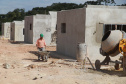 A obra de construção do condomínio para idosos em Prudentópolis, do programa Viver Mais Paraná, do Governo do Estado, ultrapassou 60% de execução O empreendimento, que recebe mais de R$ 4 milhões de investimento do tesouro estadual, será entregue ainda este ano à população, de acordo com os representantes da Cohapar que vistoriaram os trabalhos nesta segunda-feira (24). Foto: Alessandro Vieira/AEN