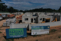 A obra de construção do condomínio para idosos em Prudentópolis, do programa Viver Mais Paraná, do Governo do Estado, ultrapassou 60% de execução O empreendimento, que recebe mais de R$ 4 milhões de investimento do tesouro estadual, será entregue ainda este ano à população, de acordo com os representantes da Cohapar que vistoriaram os trabalhos nesta segunda-feira (24). Foto: Alessandro Vieira/AEN