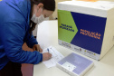 O Governo do Estado descentralizou vacinas contra a Covid-19 da Pfizer/BioNTech para nove municípios do Paraná nesta segunda-feira (24). Ao todo 39.780 doses foram distribuídas para Curitiba, Ponta Grossa, Guarapuava, Foz do Iguaçu, Araucária, Campo Largo, São José dos Pinhais, Colombo e Pinhais. -  24/05/2021  -  Foto: Américo Antonio/SESA