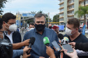 O Paraná começou a vacinar trabalhadores portuários e aeroportuários contra a Covid-19 nesta sexta-feira (28). As doses da vacina AstraZeneca/Fiocruz destinadas a estes grupos foram enviadas pelo Ministério da Saúde nesta semana. - Paranaguá, 28/05/2021  -  Foto: Américo Antonio/SESA