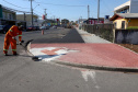 Pinhais tem rua revitalizada e constrói novas calçadas com apoio do Estado. Foto: Ari Dias/AEN