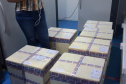 Mais uma leva de vacina Cominarty, produzida pela Pfizer/BioNTech, chegou ao Paraná nesta quinta-feira (3). O lote de 37.440 doses foi recebido às 13h20 no Aeroporto Internacional Afonso Pena, em São José dos Pinhais, na Região Metropolitana de Curitiba, e seguiu para conferência no Centro de Medicamentos do Paraná (Cemepar), onde chegou às 13h50.  -  Curitiba, 03/06/2021  -  Foto: Américo Antonio/SESA