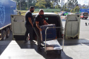 Mais uma leva de vacina Cominarty, produzida pela Pfizer/BioNTech, chegou ao Paraná nesta quinta-feira (3). O lote de 37.440 doses foi recebido às 13h20 no Aeroporto Internacional Afonso Pena, em São José dos Pinhais, na Região Metropolitana de Curitiba, e seguiu para conferência no Centro de Medicamentos do Paraná (Cemepar), onde chegou às 13h50.  -  Curitiba, 03/06/2021  -  Foto: Américo Antonio/SESA