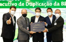 O secretário da Infraestrutura e Logística do Paraná, Sandro Alex, recebeu nesta quarta-feira (02) no Centro Executivo da Itaipu Binacional em Foz do Iguaçu, o projeto executivo para a duplicação da BR-469.  -  Foz do Iguaçu, 03/06/2021  -  Foto: Rodrigo Félix Leal/INFRAESTRUTURA