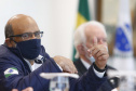O governador Carlos Massa Ratinho Junior recebeu nesta quarta-feira (9) executivos da JBS, uma das maiores companhias de alimento e proteína animal do mundo, para dar continuidade às discussões sobre os investimentos da empresa no Estado. A reunião foi realizada no Palácio Iguaçu.

Foto: Jonathan Campos/AEN