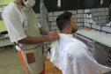 Presos da penitenciária de Cascavel participam de minicurso com barbeiro profissional  -  Foto: Depen-PR