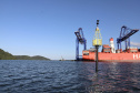 A Portos do Paraná finalizou a troca de boias de sinalização náutica no Canal do Surdinho, acesso alternativo ao Porto de Paranaguá. São quatro novos equipamentos, articulados e mais modernos.  -  Paranaguá, 15/06/2021  -  Foto: Claudio Neves/Portos do Paraná
