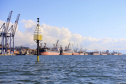 A Portos do Paraná finalizou a troca de boias de sinalização náutica no Canal do Surdinho, acesso alternativo ao Porto de Paranaguá. São quatro novos equipamentos, articulados e mais modernos.  -  Paranaguá, 15/06/2021  -  Foto: Claudio Neves/Portos do Paraná