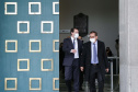 O governador Carlos Massa Ratinho Junior recebeu nesta sexta-feira (18) o atual presidente do Supremo Tribunal de Justiça, ministro Humberto Martins, para aproximar o relacionamento entre a instituição federal e os poderes executivo e judiciário do Paraná. A visita do ministro foi realizada no Palácio Iguaçu. Foto: Jonathan Campos/AEN