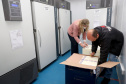 O Paraná recebeu na manhã desta sexta-feira (18) um novo lote de vacinas contra a Covid-19. São 143.910 doses do imunizante Comirnaty, produzido pela Pfizer/BioNtech -  Curitiba, 18/06/2021  -  Foto: Ari Dias/AEN