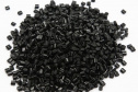Pequenos cilindros, os chamados ?pellets?, que serão comercializados junto às empresas do setor automotivo, de engrenagens, braçadeiras ou fios de nylon (Divulgação: Poliverde).