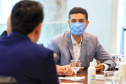 O governador Carlos Massa Ratinho Junior recebeu, nesta quarta-feira (23), uma comitiva formada por membros do Ministério da Infraestrutura, do Ministério da Economia e da Secretaria de Infraestrutura e Logística para discutir o projeto da Nova Ferroeste.  Foto: José Fernando Oura/AEN