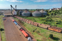 Cascavel, no Oeste do Paraná, recebeu nesta quarta-feira (23) a comitiva do governo federal que está no Estado para uma série de visitas técnicas a fim de avaliar o projeto da Nova Ferroeste. Em encontro com cooperativistas, foi abordado o desempenho da linha férrea já existente (a Ferroeste) e o impacto que a nova ferrovia terá sobre a competitividade do setor produtivo da região. Foto: Alessandro Vieira/AEN