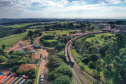 Cascavel, no Oeste do Paraná, recebeu nesta quarta-feira (23) a comitiva do governo federal que está no Estado para uma série de visitas técnicas a fim de avaliar o projeto da Nova Ferroeste. Em encontro com cooperativistas, foi abordado o desempenho da linha férrea já existente (a Ferroeste) e o impacto que a nova ferrovia terá sobre a competitividade do setor produtivo da região. Foto: Alessandro Vieira/AEN