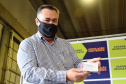 O Governo do Estado recebeu 439.340 vacinas contra a Covid-19 na tarde desta quinta-feira. Este é o primeiro lote com vacinas do braço farmacêutico da Johnson & Johnson. Foto: Américo Antonio/Sesa