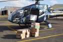 O Governo do Estado realizou mais uma força-tarefa para acelerar o envio de vacinas contra a Covid-19 e medicamentos do kit de intubação para todas as 22 Regionais de Saúde na tarde desta sexta-feira (25). Ao todo foram encaminhadas, por via aérea e terrestre, 307.180 vacinas e 116.083 medicamentos. - Curitiba, 25/06/2021 - Foto: Américo Antonio/SESA