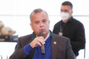 O governador Carlos Massa Ratinho Junior  recebe o  ministro do Desenvolvimento Regional, Rogério Marinho, no Palácio Iguaçu, as propostas selecionadas pelo Programa Pró-Moradia para revitalização de favelas nas cidades de Curitiba e São José dos Pinhais.  Foto: Jonathan Campos/AEN