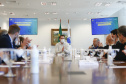 O governador Carlos Massa Ratinho Junior  recebe o  ministro do Desenvolvimento Regional, Rogério Marinho, no Palácio Iguaçu, as propostas selecionadas pelo Programa Pró-Moradia para revitalização de favelas nas cidades de Curitiba e São José dos Pinhais.  Foto: Jonathan Campos/AEN