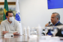 O governador Carlos Massa Ratinho Junior  recebe o  ministro do Desenvolvimento Regional, Rogério Marinho, no Palácio Iguaçu, as propostas selecionadas pelo Programa Pró-Moradia para revitalização de favelas nas cidades de Curitiba e São José dos Pinhais.  Foto: Jonathan Campos/AEN