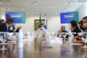 O governador Carlos Massa Ratinho Junior  recebe o  ministro do Desenvolvimento Regional, Rogério Marinho, no Palácio Iguaçu, as propostas selecionadas pelo Programa Pró-Moradia para revitalização de favelas nas cidades de Curitiba e São José dos Pinhais.  Foto: Jonathan Campos/AEN