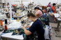 Outra marca de destaque internacional também tem origem paranaense. O Grupo Morena Rosa foi fundado em Cianorte, no Noroeste do Estado, cidade conhecida como capital do vestuário. Hoje, a empresa tem cerca de 6 mil pontos de venda espalhados por 1,7 mil cidades brasileiras, e exporta suas confecções para 12 países. Foto: Ari Dias/AEN