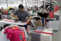 Outra marca de destaque internacional também tem origem paranaense. O Grupo Morena Rosa foi fundado em Cianorte, no Noroeste do Estado, cidade conhecida como capital do vestuário. Hoje, a empresa tem cerca de 6 mil pontos de venda espalhados por 1,7 mil cidades brasileiras, e exporta suas confecções para 12 países. Foto: Ari Dias/AEN